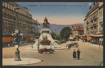 Valence - Place de la République et l'Hôtel de la Croix d'Or