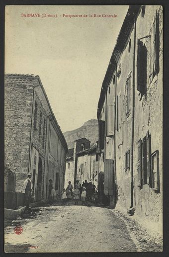 Barnave (Drôme). - Perspective de la Rue Centrale