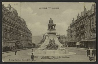 Valence - Place de la République Monument Émile Augier