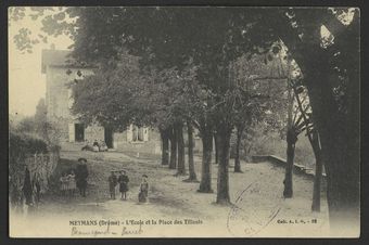 Meymans (Drôme) - L'Ecole et la Place des Tilleuls