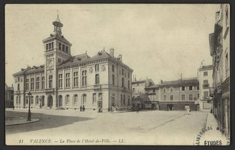 Valence. - La Place de l'Hôtel-de-Ville