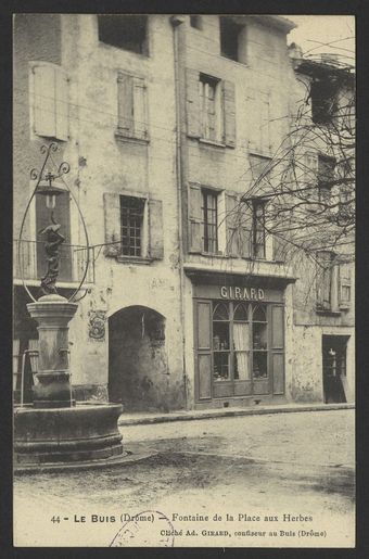 Le Buis (Drôme) - Fontaine de la Place aux Herbes