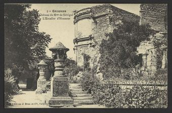 Grignan - Château de Mme de Sévigné - L'Escalier d'Honneur