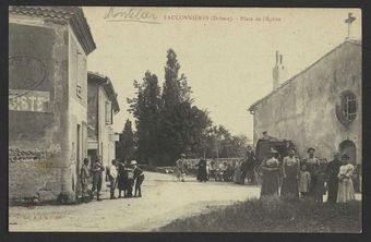 Fauconnières (Drôme) - Place de l'Eglise