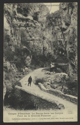 Gorges d'Omblèze - La route dans les gorges. Pont de la Grande Pissoire