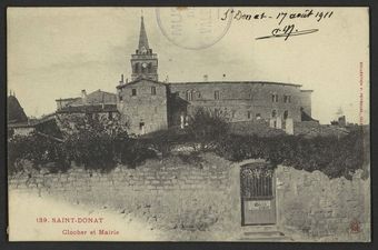 Saint- Donat - clocher et Mairie