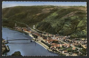 Serrières-sur-Rhône (Ardèche) - Vue aérienne sur la Ville et la Vallée du Rhône