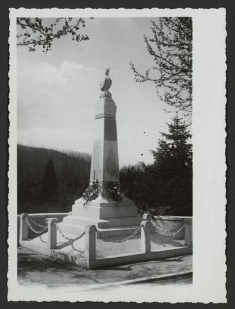 Monument aux morts à Bourdeaux