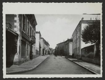 Rue d'un village de la Drôme