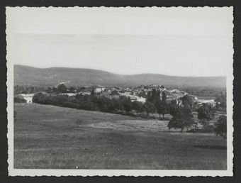 Vue générale d'un village de la Drôme