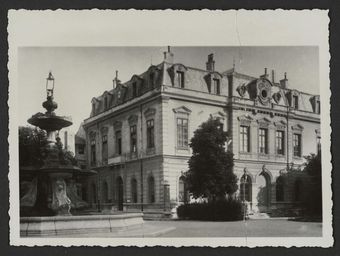 Palais de Justice et fontaine monumentale de Montélimar