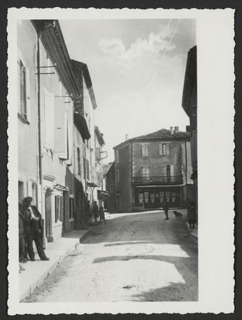 Rue d'un village de la Drôme