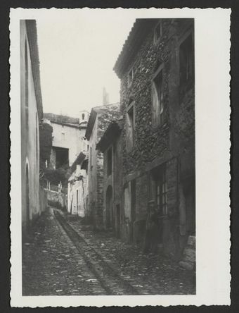 Rue pavée de Bourdeaux