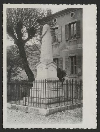 Monument aux morts de Bouvières