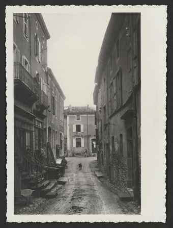 Rue d'un village de la Drôme