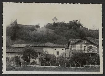 Ruine du château féodal de Hauterives