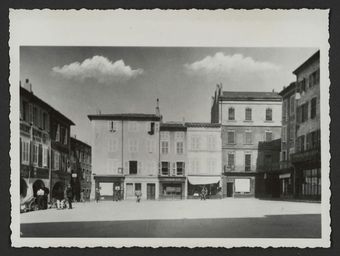 Place du marché à Montélimar