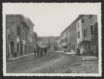 Rue d'une ville ou d'un village de la Drôme